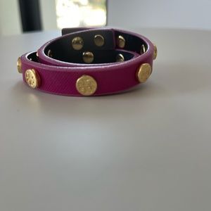 TORY BURCH DOUBLE WRAP LOGO STUD BRACELET